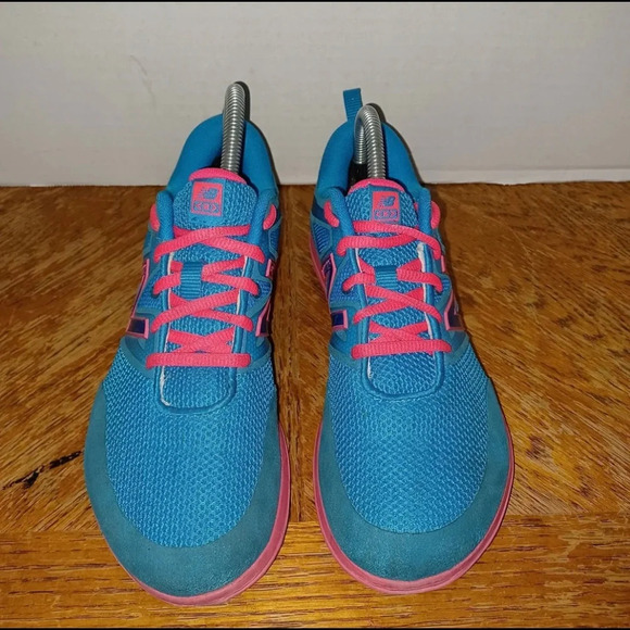 NEW BALANCE Minimus Running shoe womans size 8 Sky Blue And Pink. (67 Box 9) - Picture 7 of 10